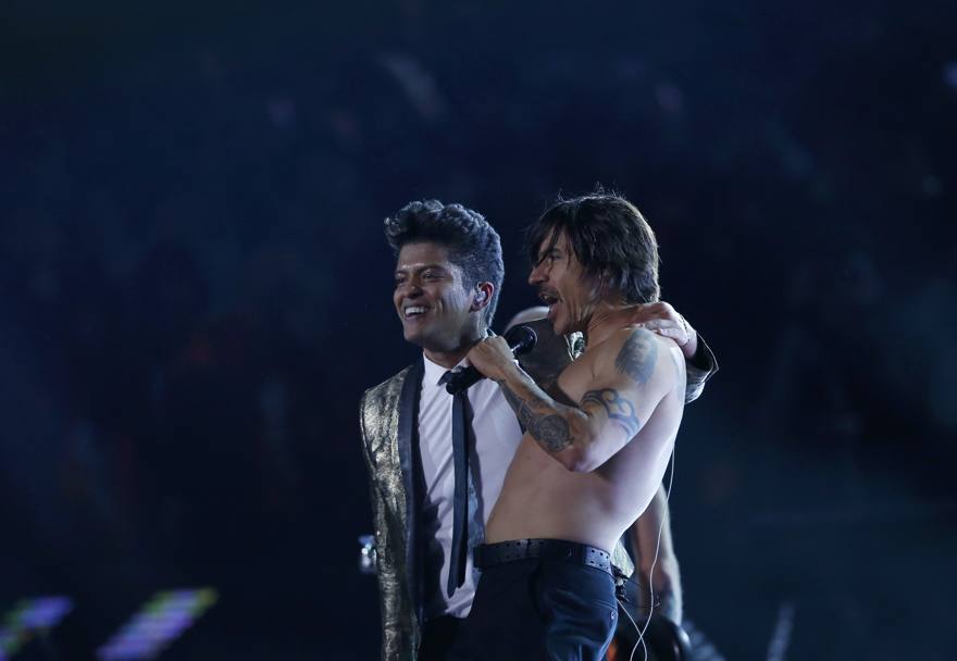 Bruno Mars duetta con Anthony Kiedis. Reuters 